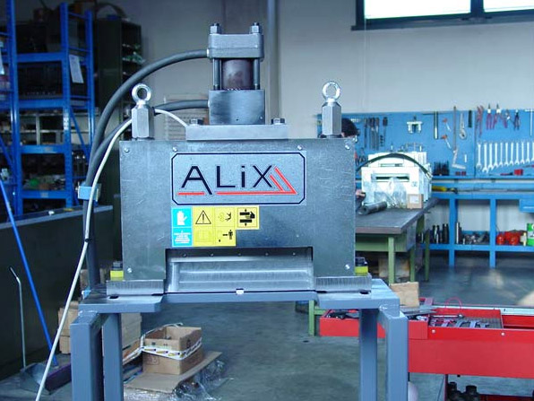 Shear mod. ti and electro-hydraulic trim shearing machine mod. tsi
